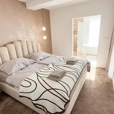 Luxhome By Neusiedl With Jakuzzi *